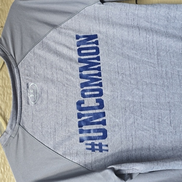 Under Armour Gray  Long Sleeve Tech Tee - UNC Bear Logo #UNCommon Small - Picture 6 of 7